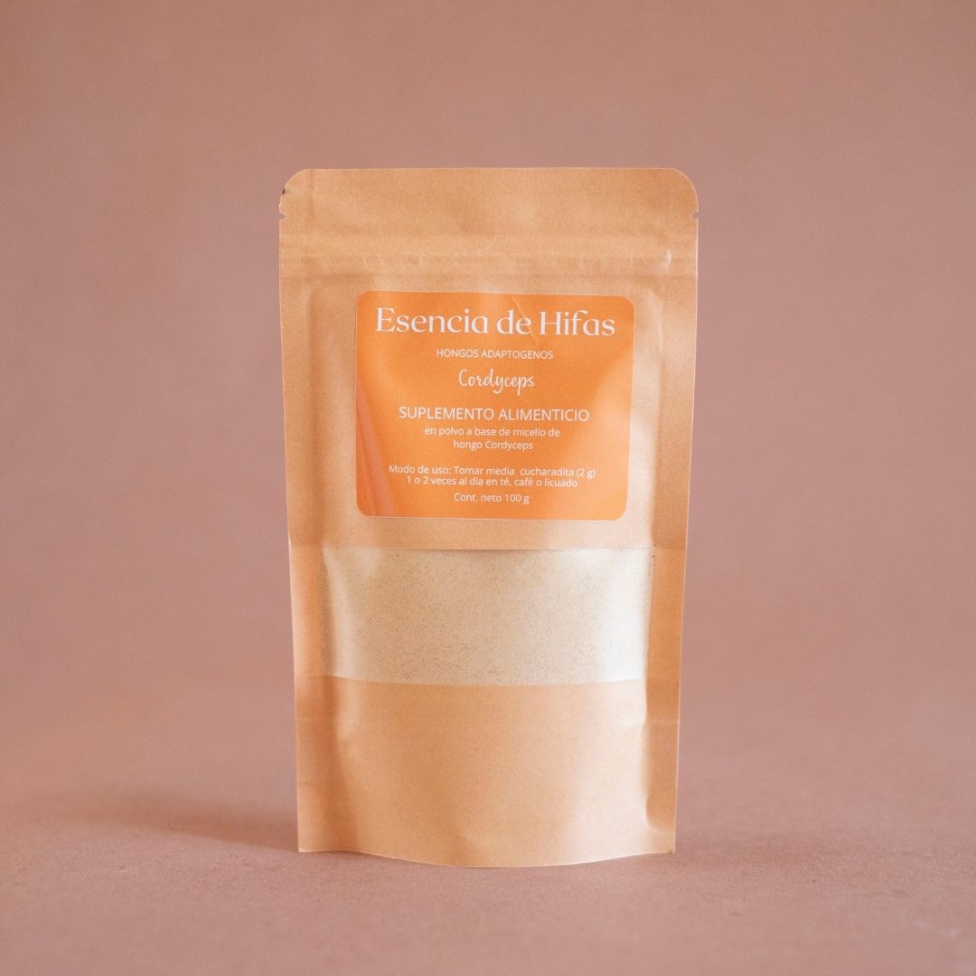Suplemento natural en polvo a base del hongo adaptógeno Cordyceps.