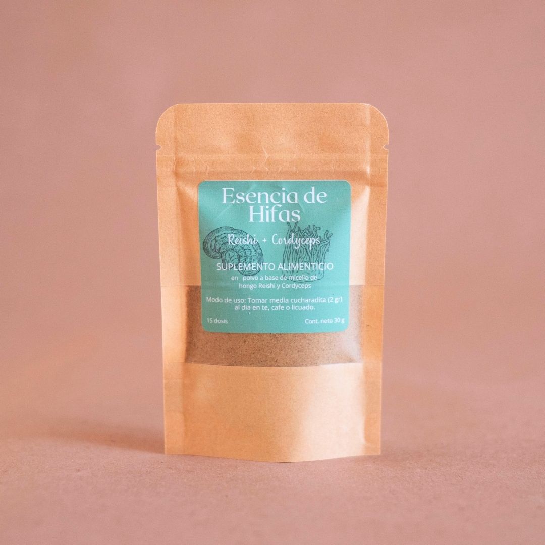 Suplemento natural en polvo a base de la mezcla de los hongos adaptógenos Reishi y Cordyceps.